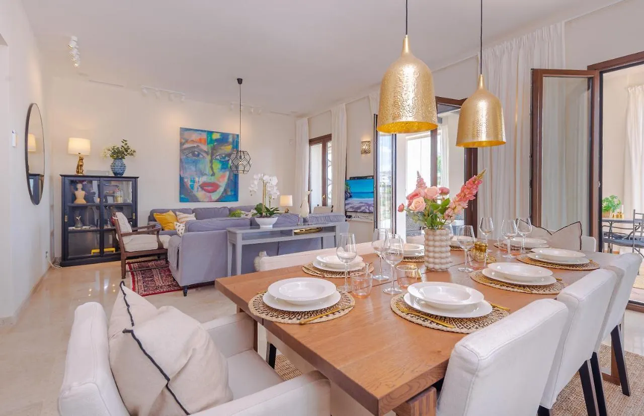 Apartment 6-Bdrm Andalusian Modern Villa Next To Golf Course Estepona
