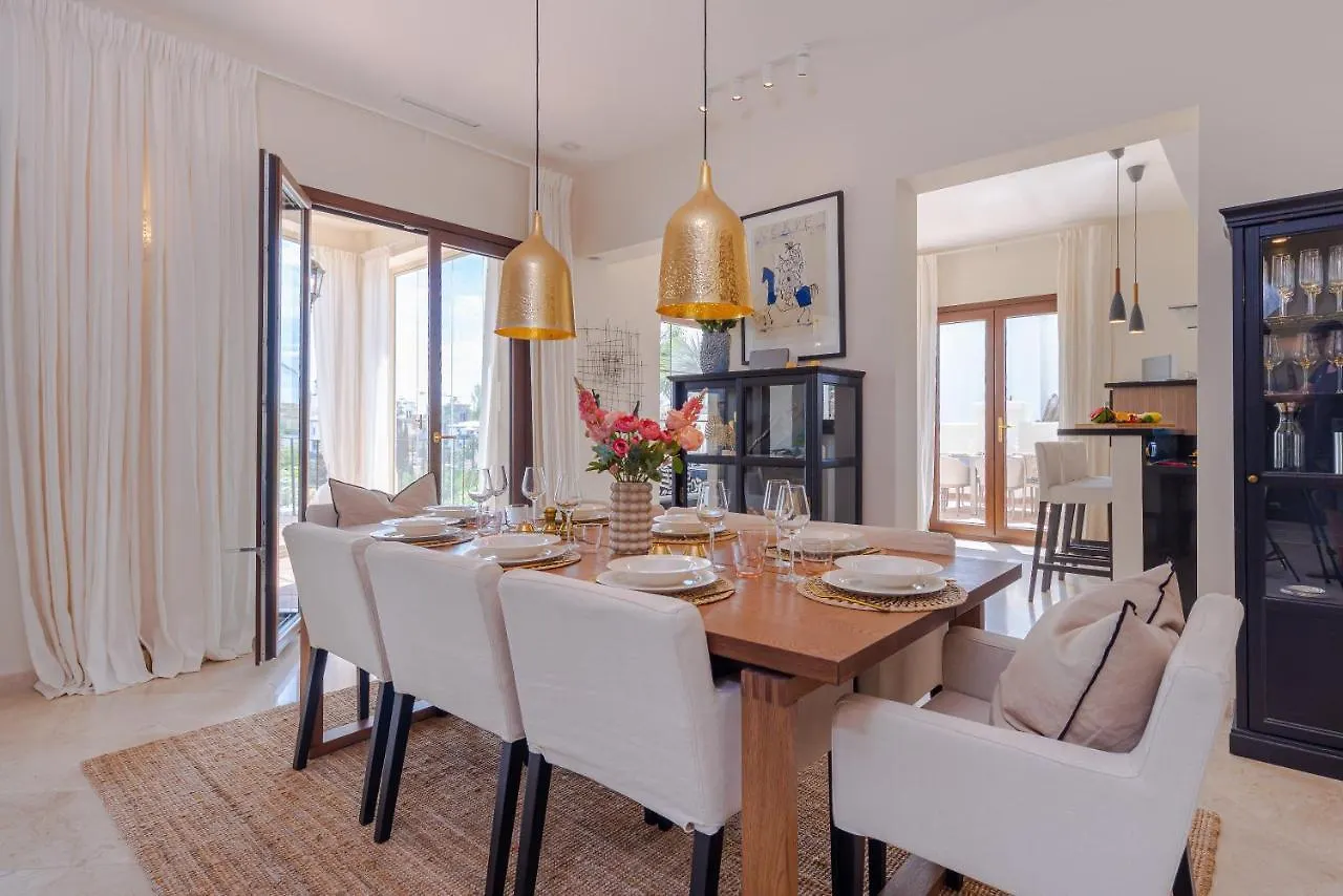 Apartment 6-Bdrm Andalusian Modern Villa Next To Golf Course Estepona Spain