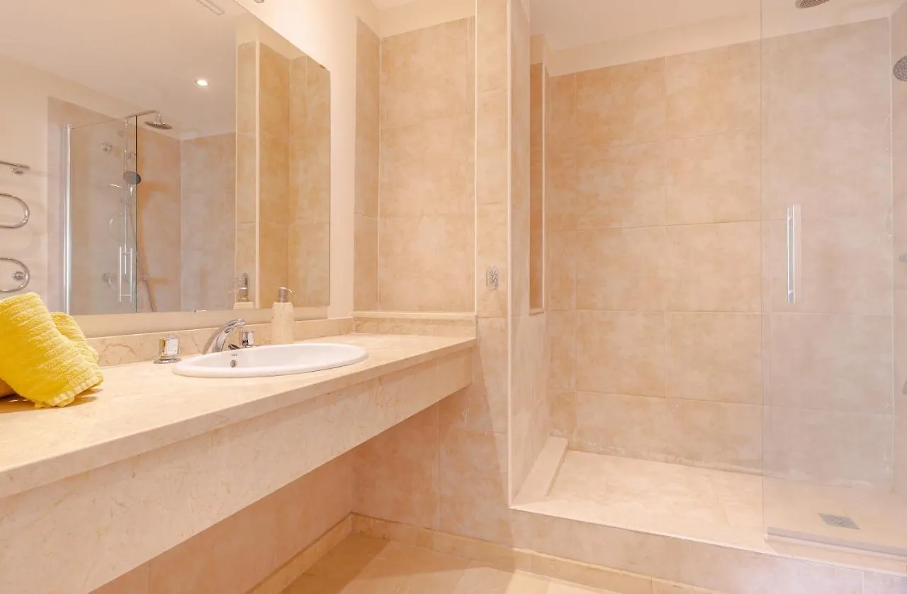 Apartment 6-Bdrm Andalusian Modern Villa Next To Golf Course Estepona