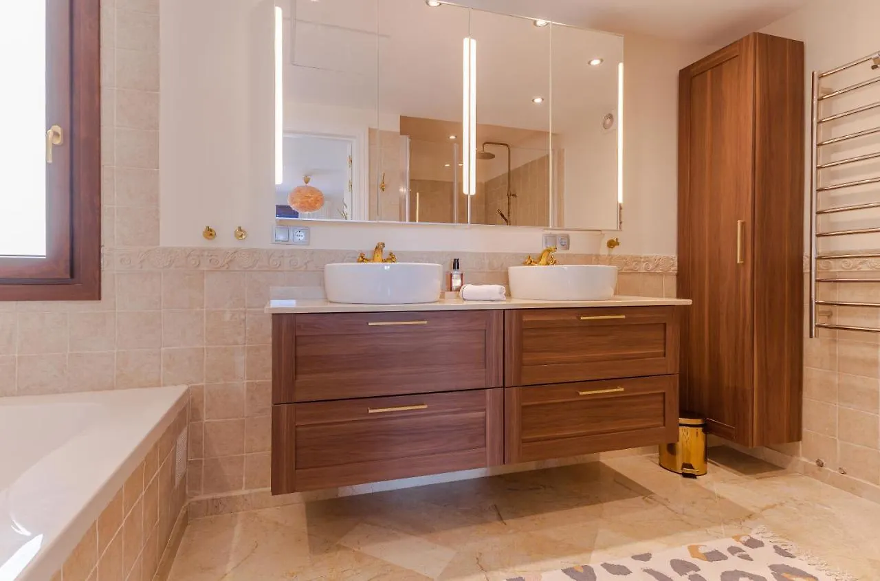 6-Bdrm Andalusian Modern Villa Next To Golf Course Estepona Apartment